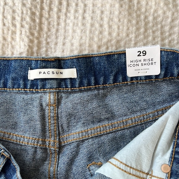 Pacsun shorts never worn - Picture 3 of 3